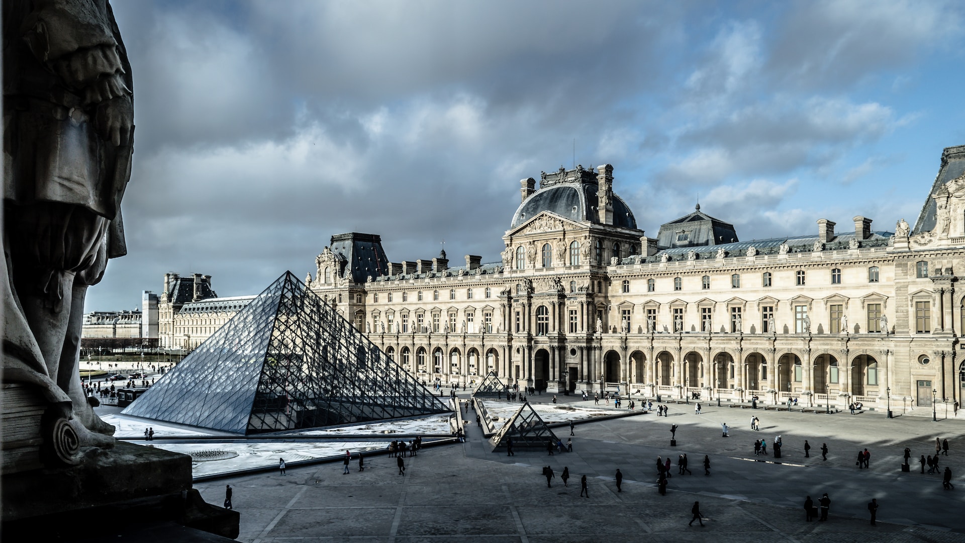 The Best Way to Explore the Louvre - The Most Efficient Route